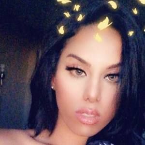 Meet your Posher, Jasmine